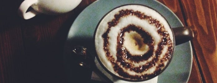 Novella Café | كافه داستان is one of Tempat yang Disukai Foad.