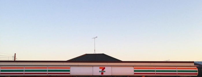 セブンイレブン 真岡飯貝店 is one of 例の場所.