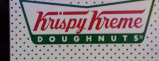 Krispy Kreme Doughnuts is one of Locais curtidos por Zandra.