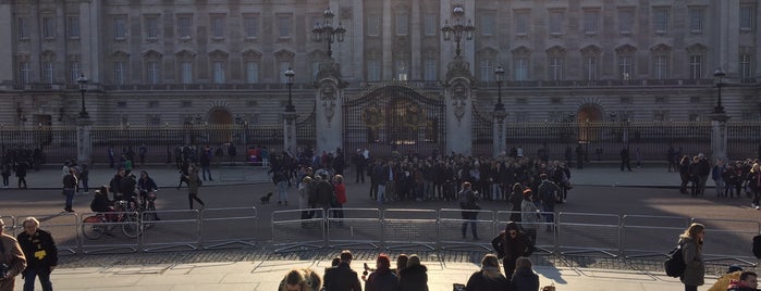 Buckingham Palace is one of Orte, die Bee gefallen.