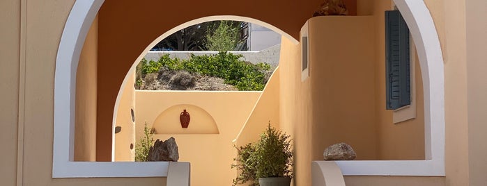 Anemoessa Villa is one of Santorini.