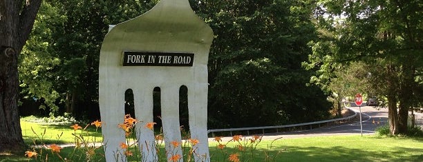 The Fork in the Road is one of Lieux qui ont plu à Nicky.
