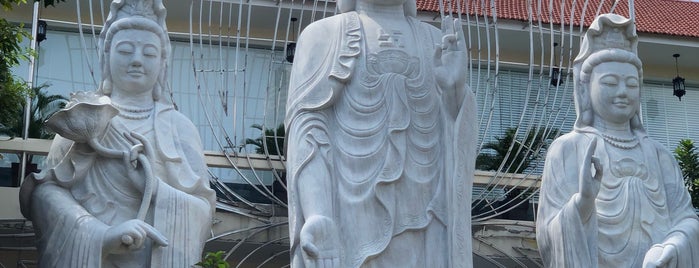 Chùa Quảng Đức is one of Tín ngưỡng Sài Gòn.