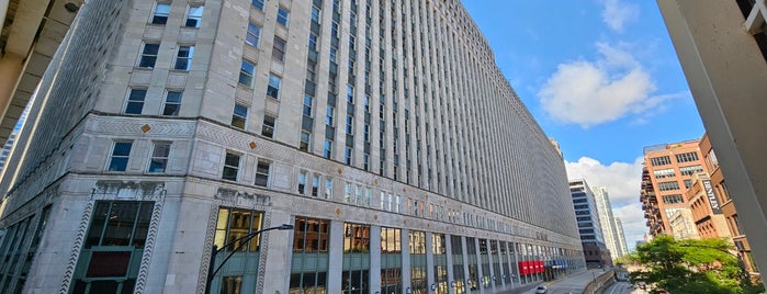 The Merchandise Mart is one of Lugares favoritos de Jessica.