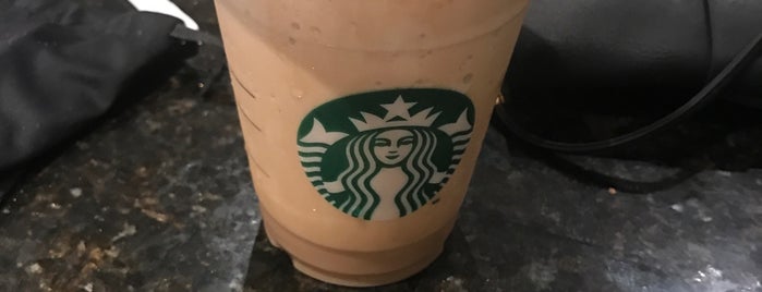 Starbucks is one of Pabloさんのお気に入りスポット.