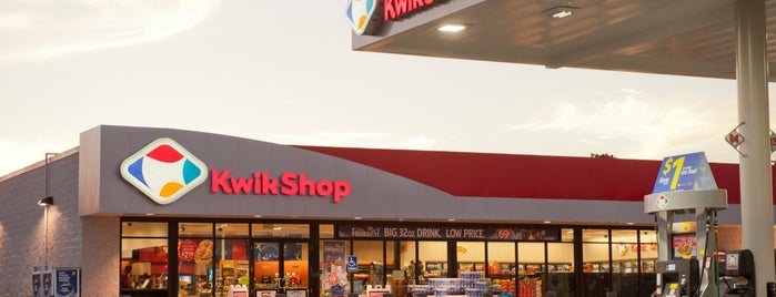 Kwik Shop is one of Lugares favoritos de Josh.
