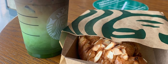 Starbucks is one of Luca 님이 좋아한 장소.