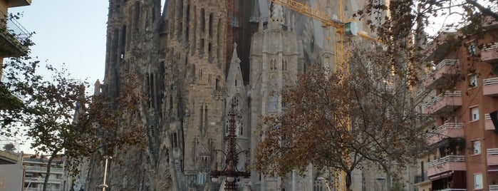 Basílica de la Sagrada Família is one of Tempat yang Disukai Run The.
