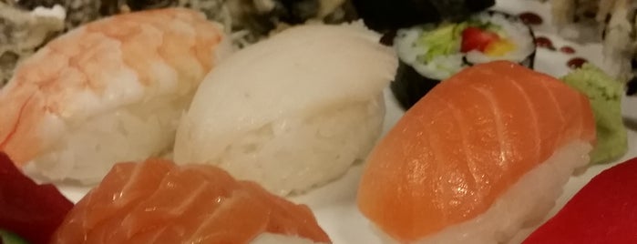 Usaka Sushi Bar is one of Run Theさんのお気に入りスポット.