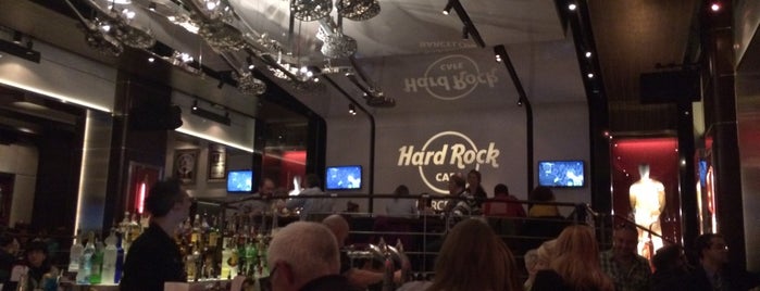 Hard Rock Cafe Barcelona is one of Tempat yang Disukai Run The.