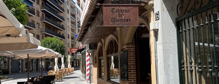 Taberna de Dionisos is one of Salamanca. Tapas.