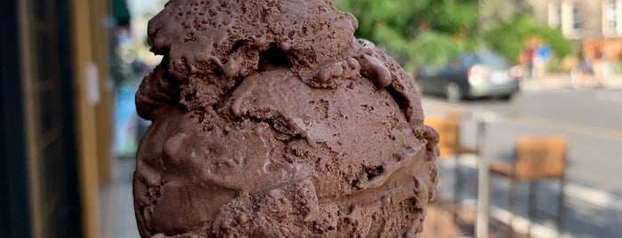 Knockout Ice Cream is one of Tempat yang Disukai Tawseef.