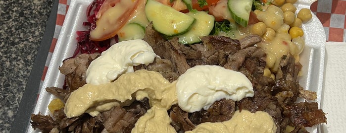 Two Brothers Shawarma is one of Lugares favoritos de Tawseef.