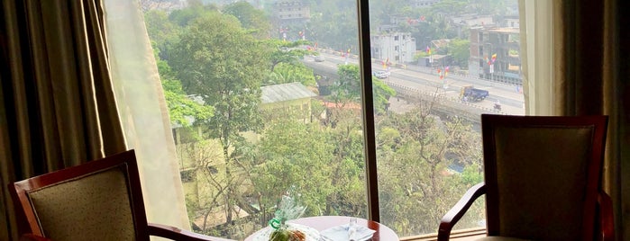 The Peninsula Hotel Chittagong is one of Tawseef : понравившиеся места.