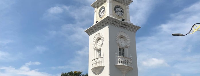 Queen Victoria Memorial Clock Tower is one of Tempat yang Disukai Tawseef.
