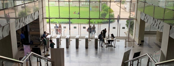 BGMEA University Of Fashion and Technology is one of Tawseef'in Beğendiği Mekanlar.