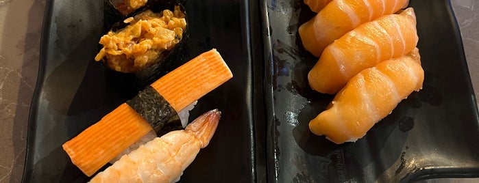 Spring Sushi is one of Locais curtidos por Tawseef.