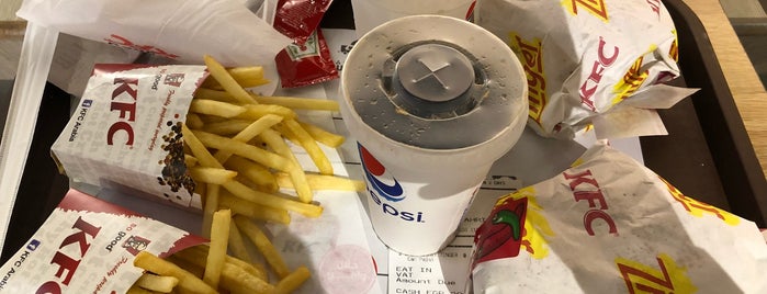 KFC is one of Lieux qui ont plu à Tawseef.