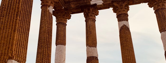 Capitolium - Tempio Capitolino is one of Serdar😋 님이 좋아한 장소.