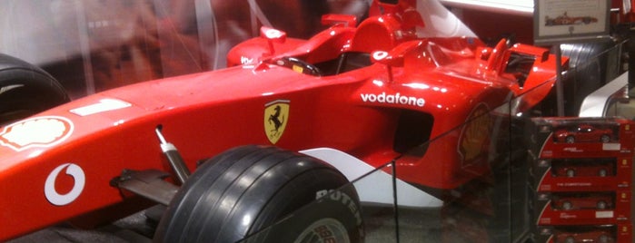 Ferrari Store is one of สถานที่ที่บันทึกไว้ของ Albert.