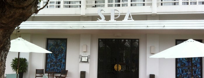 La Residence Hue Hotel & Spa is one of สถานที่ที่บันทึกไว้ของ Dan.