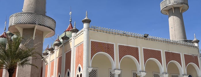 Pattani Provincial Central Mosque is one of Pattani.