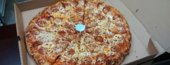 Zeponie Pizza is one of Posti che sono piaciuti a Jordan.