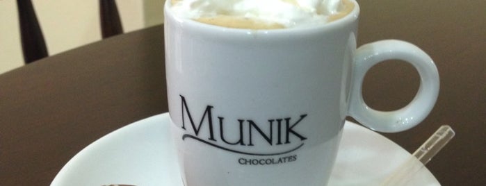 Munik Chocolates is one of Tempat yang Disukai Andréa.
