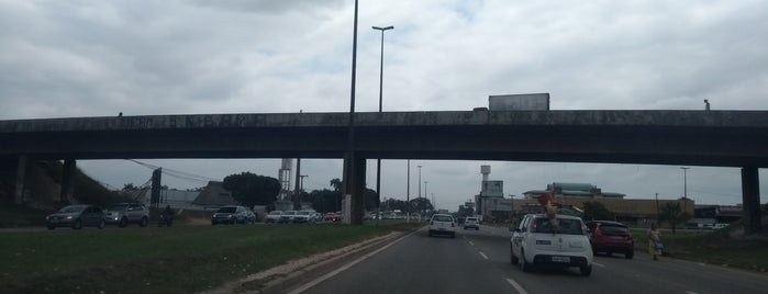 Viaduto do Coqueiro is one of Ruas e Avenidas.