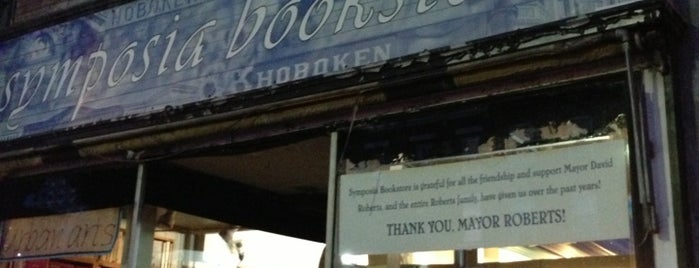 Symposia Community Book Store is one of Trever'in Kaydettiği Mekanlar.