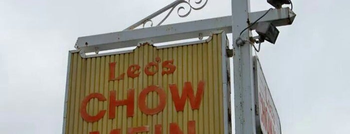 Leo's Chow Mein is one of สถานที่ที่ Brad ถูกใจ.