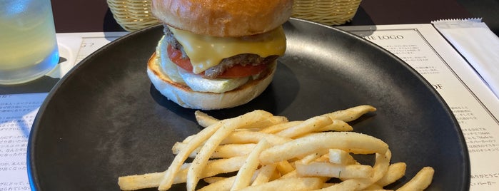 Doug's Burger is one of 秋の旅.