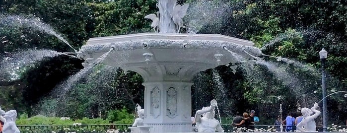 Forsyth Park Fountain is one of Savannah,GA.