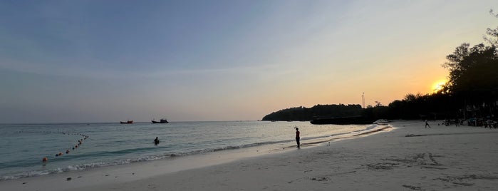 Pattaya Beach is one of ScubaDiving.