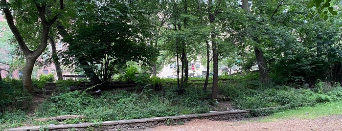 East Mosholu Park is one of Parks.