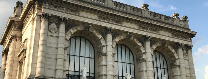 Square du Palais Galliera is one of J 님이 좋아한 장소.