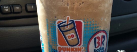 Dunkin' is one of Lynnさんのお気に入りスポット.