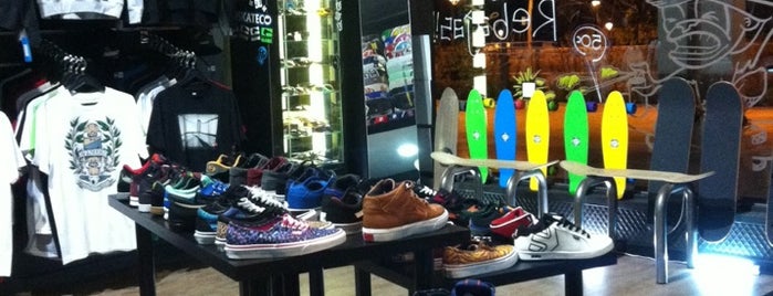 Customizarte Sk8 Shop is one of สถานที่ที่ Tete ถูกใจ.