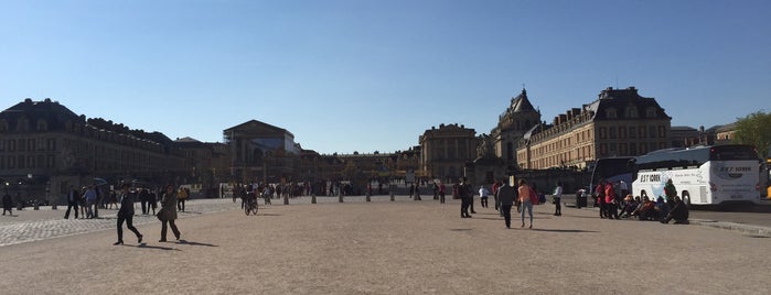 Versailles is one of Paris.