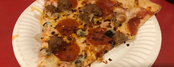 Rovente Pizza is one of Places I Need To Try.
