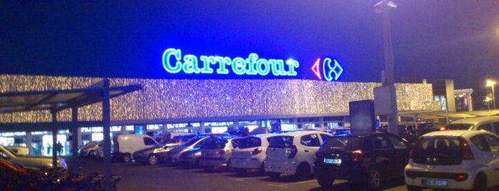 Carrefour Dillon is one of Martinique 2014.