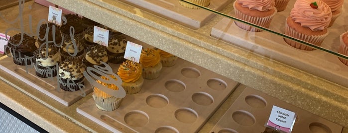 Gigi's Cupcakes is one of Lieux sauvegardés par Jackie.