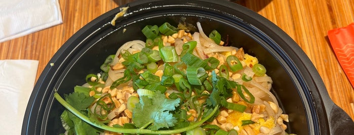 Noodles & Company is one of The 15 Best Places for Macaroni in Fort Wayne.