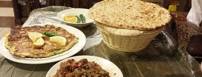 Jeddah Zaman is one of مطاعم.