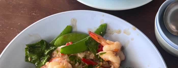 ป้าแกะ Sea - Food is one of Aroi Nanglerng.
