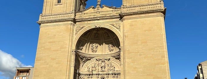 Concatedral de Sta. María de la Redonda is one of Imprescindible ver en Logroño.