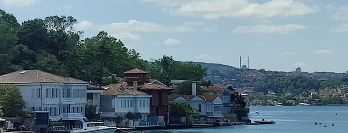 Beykoz Pier is one of สถานที่ที่ The ถูกใจ.