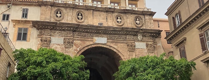 Porta Nuova is one of Palermo Sights.