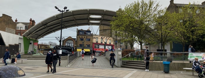 Peckham Square is one of Paulさんのお気に入りスポット.