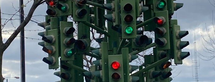 Traffic Light Tree is one of London.
